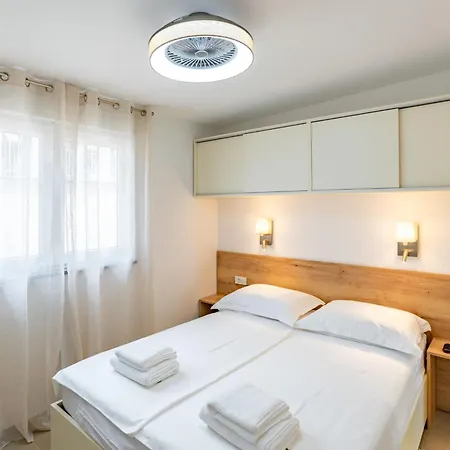 아파트 Arti Homes Rab Banjol - Two Bedroom With Terrace Arti 4 *