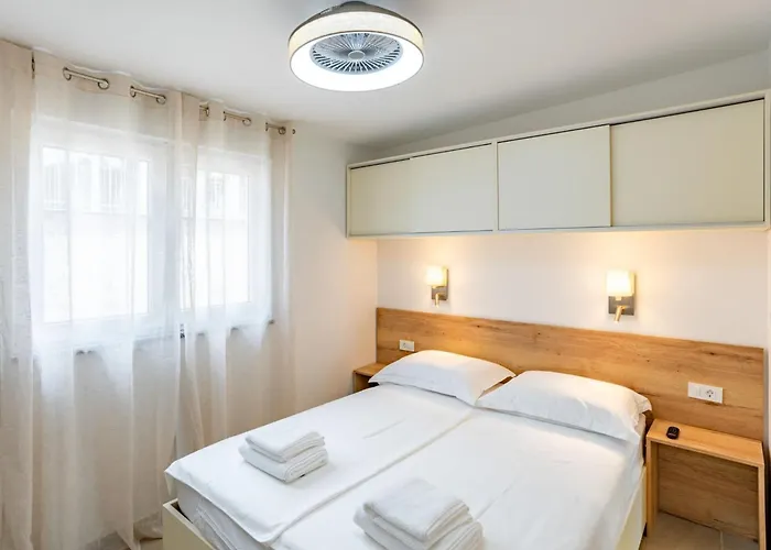 아파트 Arti Homes Rab Banjol - Two Bedroom With Terrace Arti 4 *