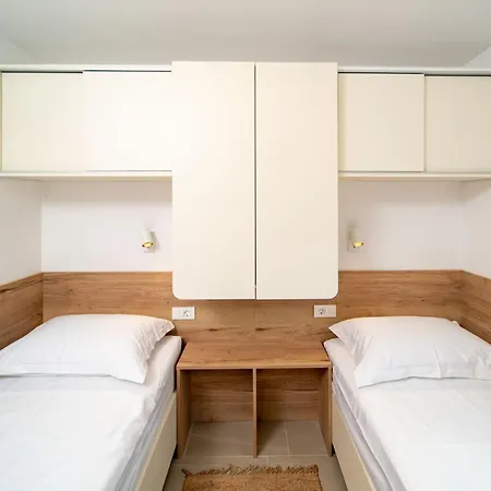 Arti Homes Rab Banjol - Two Bedroom With Terrace Arti 4 Lägenhet